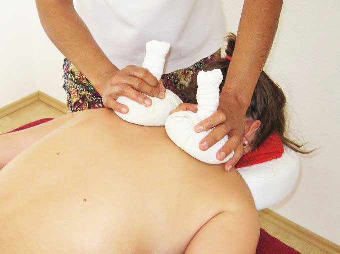  Kräuter Tempel Massage